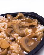 Густой грибной соус с красным вином и чесноком