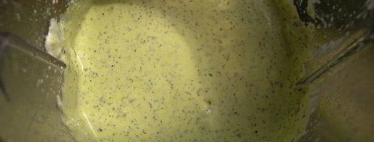 йогуртовый соус с бараго к салату. Шаг 2