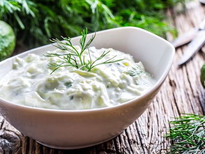 Рецепт йогуртового соуса с огурцом