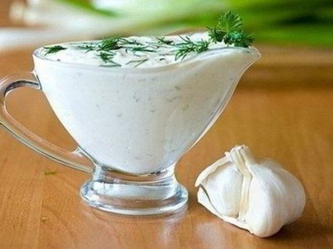 Рецепт огуречного белого соуса с зеленью