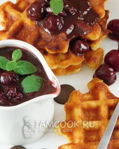 Шоколадно-вишневый соус для десертов