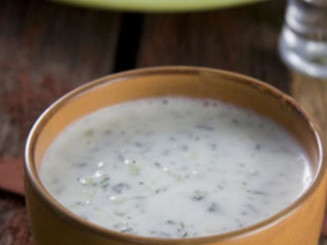 Рецепт соуса из мацони с огурцами и мятой