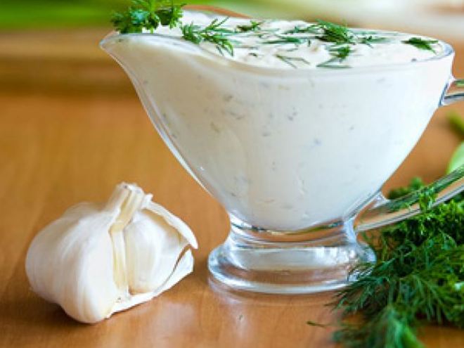 Рецепт соуса из зелени с чесноком