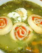 Семейный зеленый борщ с улитками