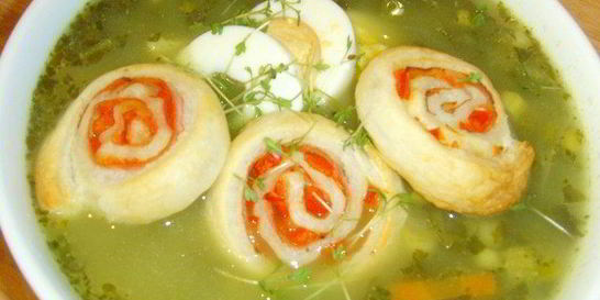 Семейный зеленый борщ с улитками