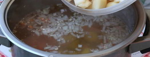 зеленый борщ с фрикадельками и со щавелем. Шаг 7