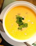 Крем-суп из тыквы с сухариками и тыквенными семечками