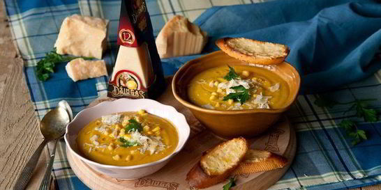 Кукурузный суп с чечевицей и сыром