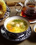 Куриный суп с лапшой и фрикадельками