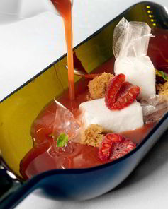 Малиновый суп с конфетами из йогурта