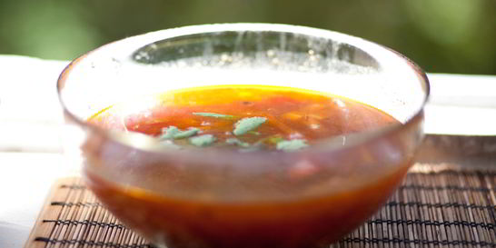 Пряный суп с нутом и копченой паприкой