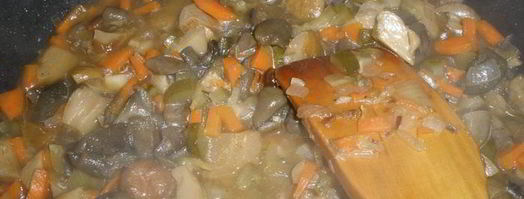 густая солянка с лесными грибами. Шаг 4