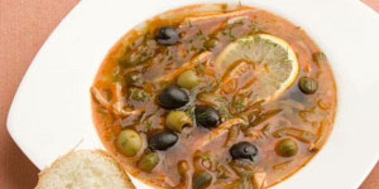 Солянка с копченой курицей