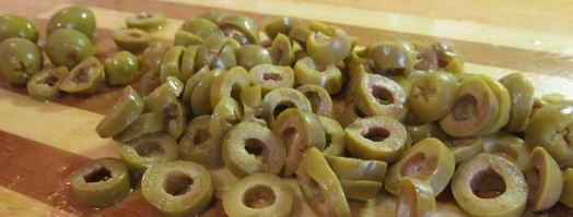 солянка сборная мясная в мультиварке. Шаг 15