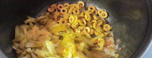 солянка сборная мясная в мультиварке. Шаг 16