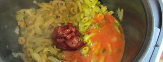 солянка сборная мясная в мультиварке. Шаг 18