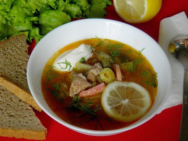 Рецепт супа солянка с оливками и колбасой