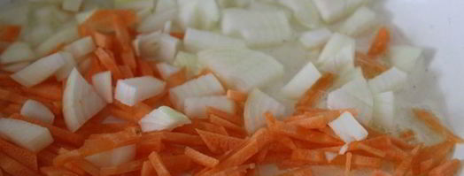 суп из рыбных консервов с яйцом. Шаг 2