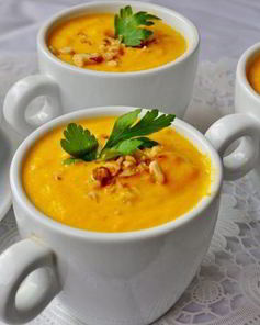 Морковно-сливочный суп-пюре с карри и ананасами