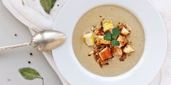 Суп-пюре из белых грибов с домашней курочкой