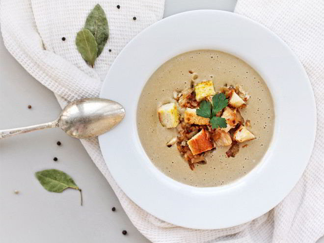 Рецепт супа-пюре из белых грибов с домашней курочкой