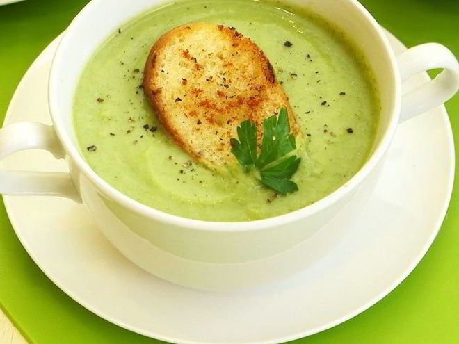 Рецепт супа-пюре из брокколи с гренками