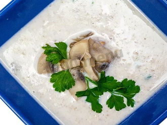 Рецепт супа пюре из шампиньонов со сливками и мускатным орехом