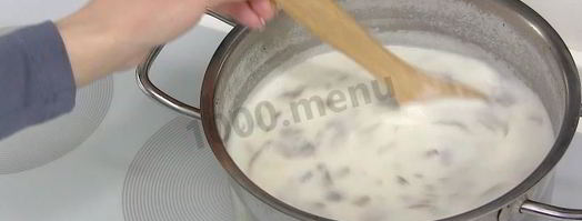 суп пюре из шампиньонов со сливками и мускатным орехом. Шаг 5