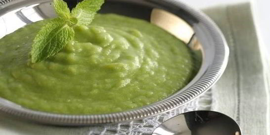 Суп-пюре с зеленым горошком, мятой и луком-пореем