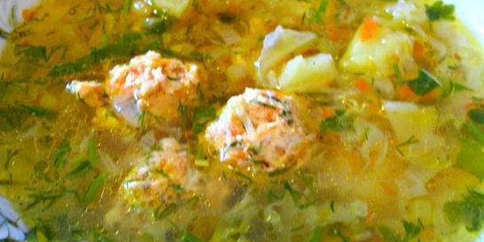 Суп с молодой капустой и куриными тефтельками