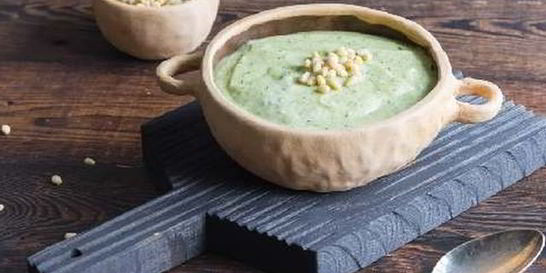 Витаминный суп со шпинатом и брокколи