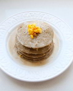 Банановые панкейки с кокосовым соусом