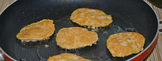 блинчики из икры карпа с соусом. Шаг 7