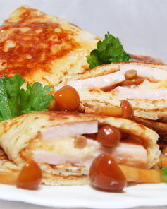 Блинчики с грибами, сыром и ветчиной