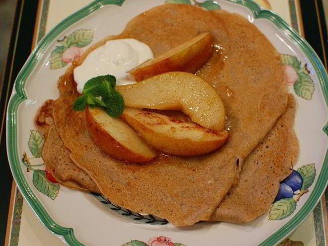 Рецепт блинов на пиве с грушевым соусом