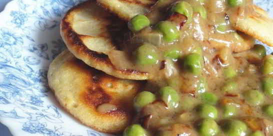 Блины на пиве с зеленым горошком