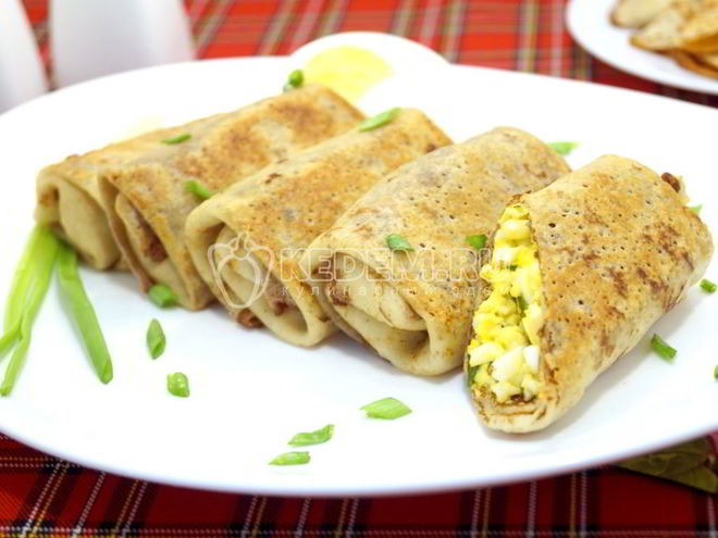 Рецепт блинов с луком и яйцом