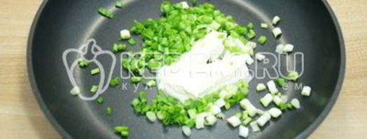 блины с луком и яйцом. Шаг 8