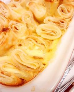 Крахмальные блинчики в сливочно-ванильном соусе