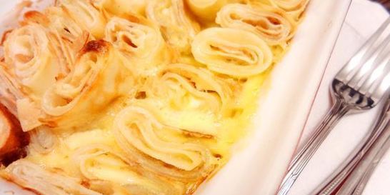 Крахмальные блинчики в сливочно-ванильном соусе