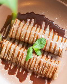 Шоколадные блины с бананом