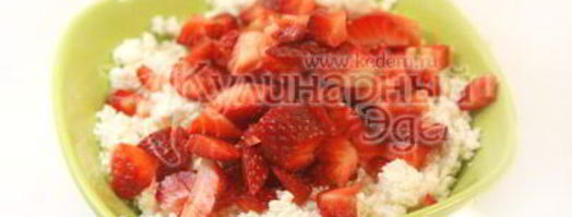 шоколадные блины с творогом и клубникой. Шаг 5