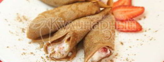 шоколадные блины с творогом и клубникой. Шаг 8