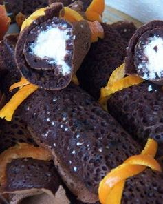 Шоколадные блины с творожной начинкой