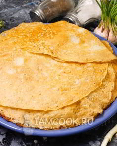 Тонкие блины с дырочками на минералке