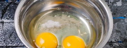 тонкие блины с дырочками на минералке. Шаг 4