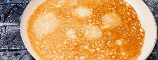 тонкие блины с дырочками на минералке. Шаг 8