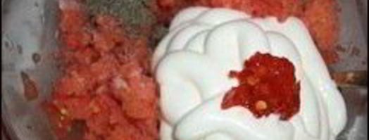 тонкие блины с начинкой и соусом из свежих томатов. Шаг 6