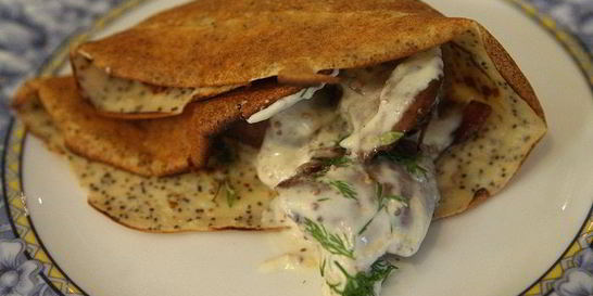 Венгерские маковые блины с куриной печенкой