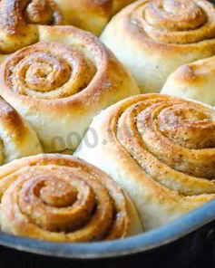 Булочки без молока с корицей